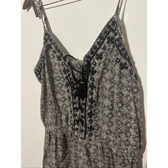 American Eagle Outfitters Black & White Lace up Boho Printed Romper Medium - Picture 4 of 6